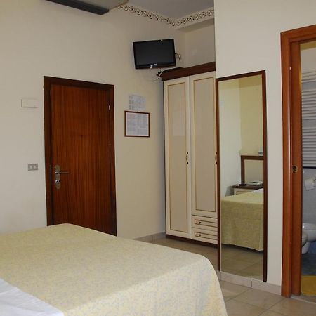 Hotel Nettuno Cattolica Kültér fotó